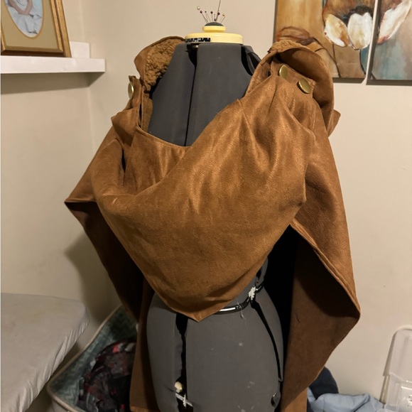 Aegis Defenders cloak - Picture 2 of 12